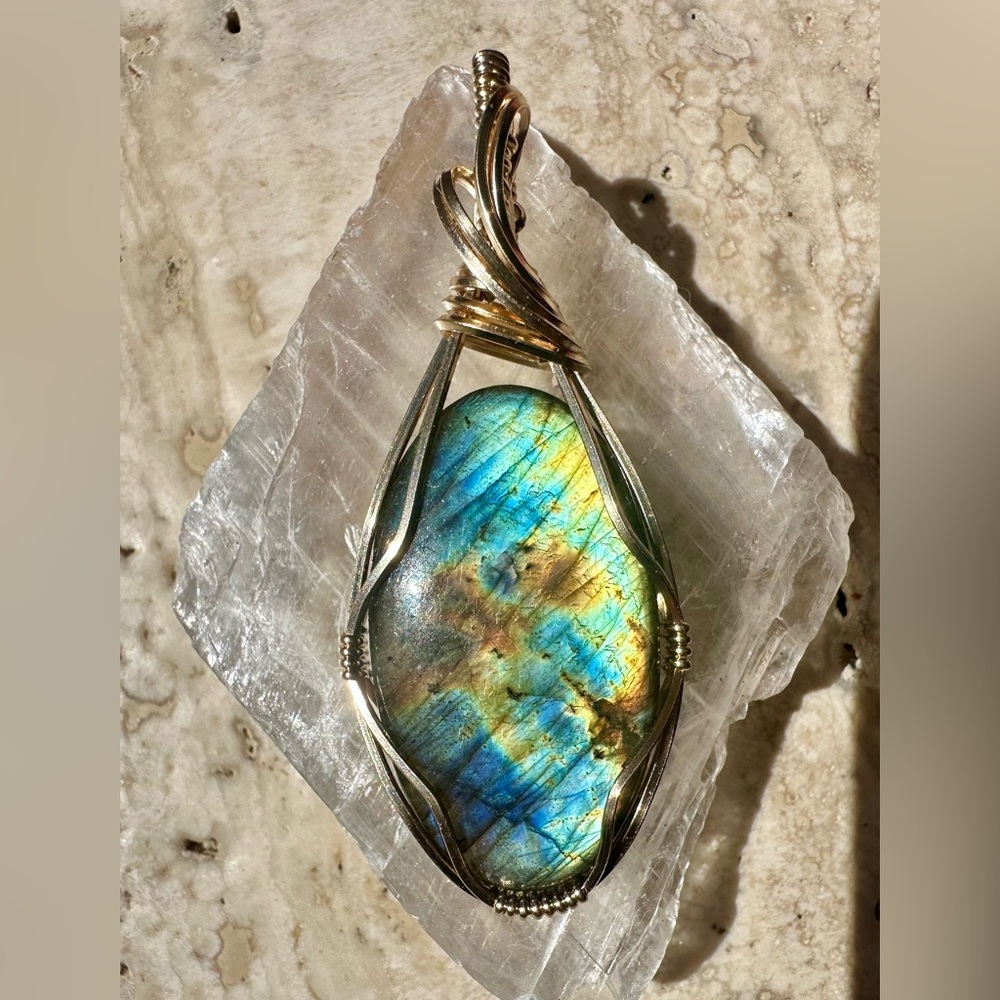 14k Gold Filled Labradorite Necklace Pendant